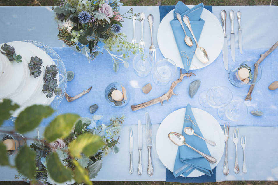 Tischdekoration Blau und Weiß