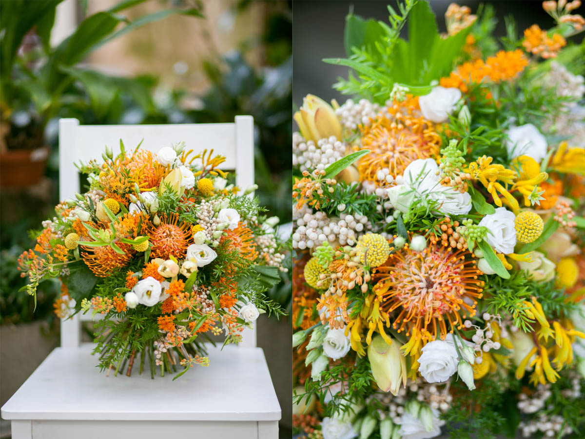 Collage: Brautstrauß aus orangefarbenen Protea, gelben Blüten und Grün auf einem weißen Stuhl