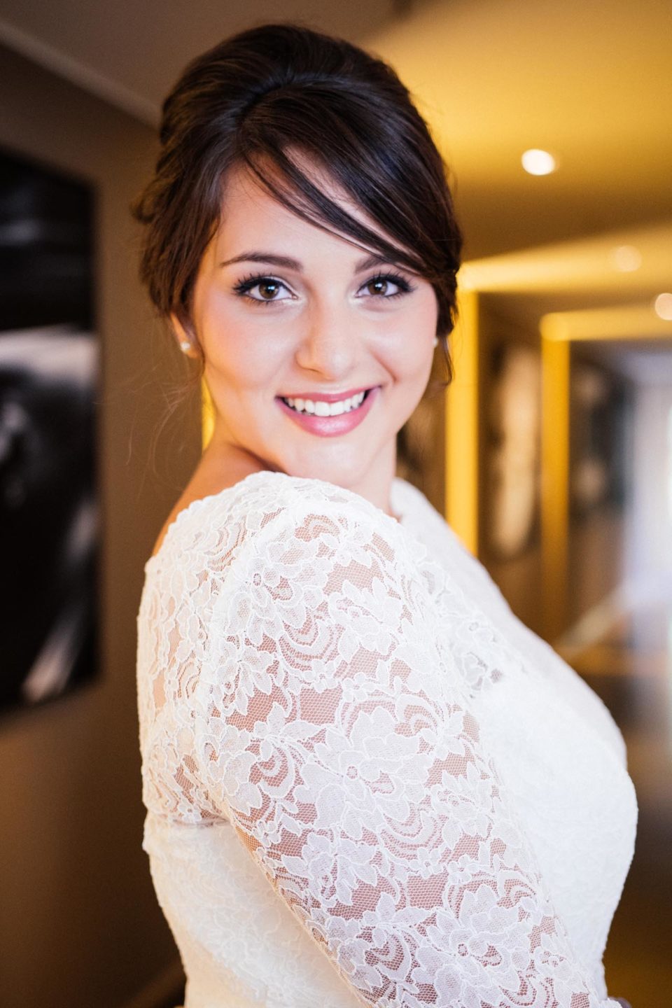 Plus Size Braut mit Spitzenbolero zum Brautkleid Smilla