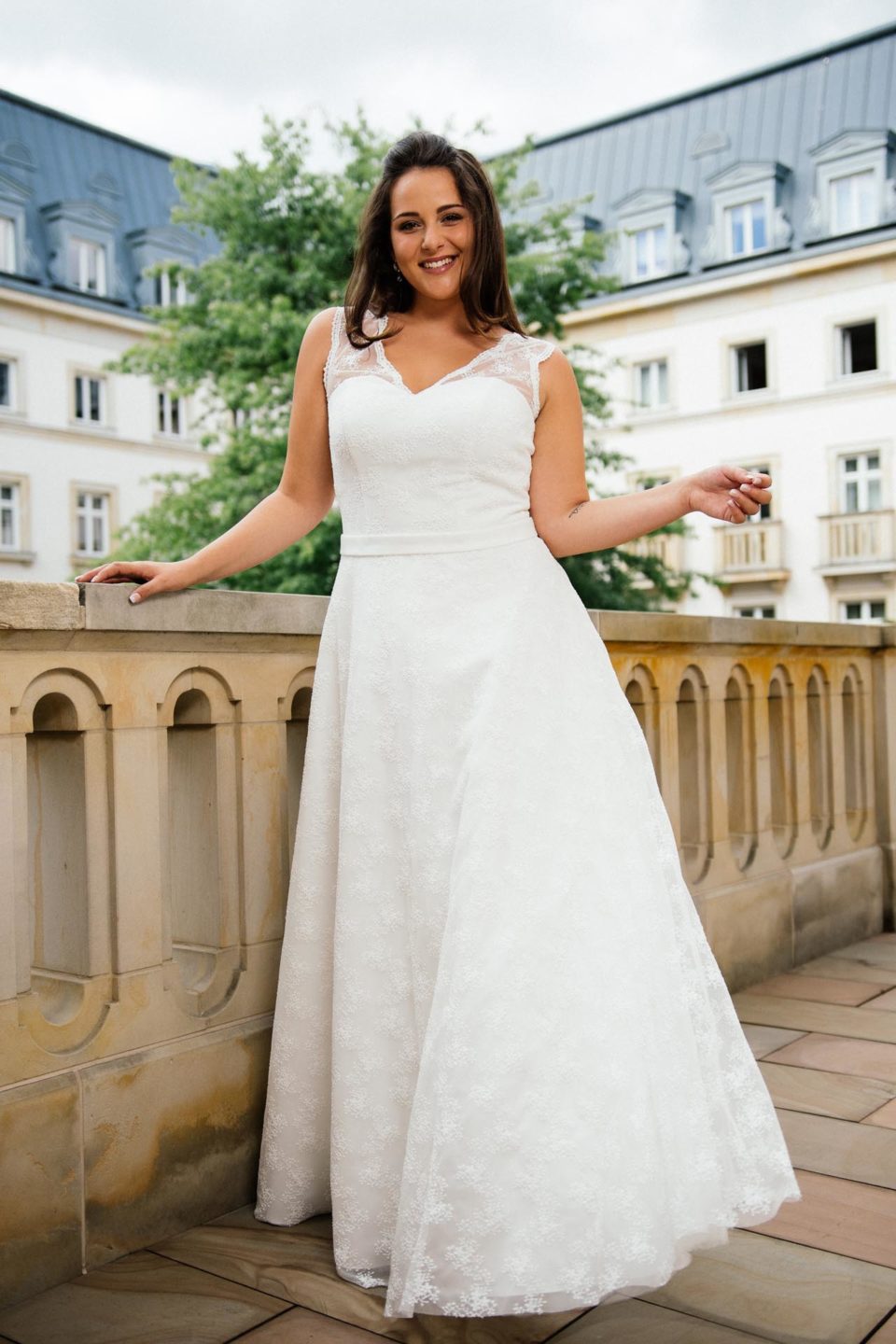 Brautkleider große Größen – moderne Hochzeitskleider in 48,50 und 52!