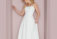 Trägerloses Hochzeitskleid mit besonderer Kügelchenspitze – Trudi
