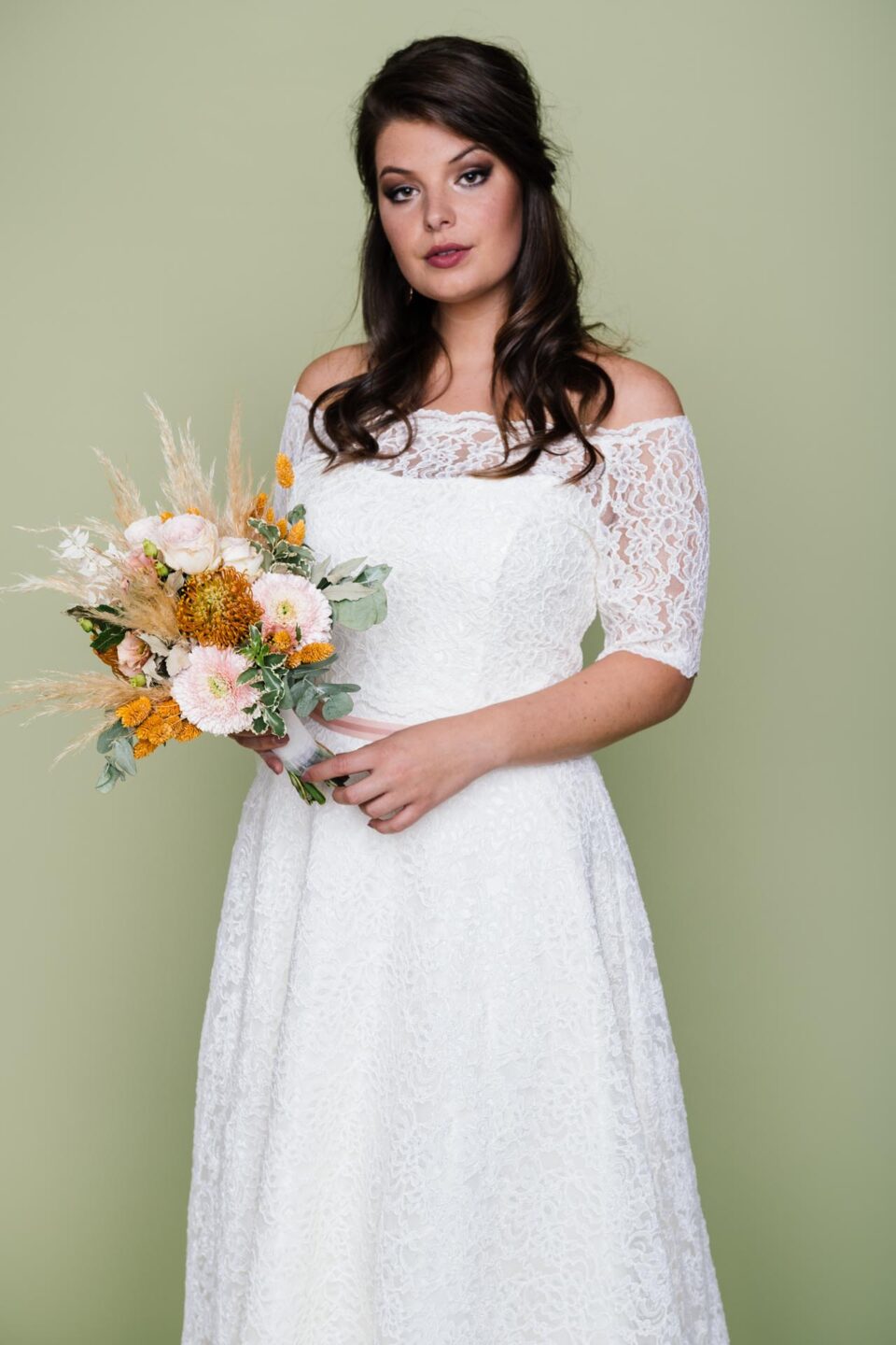 Curvy Brautkleid Spitze mit Brautbolero aus Spitze