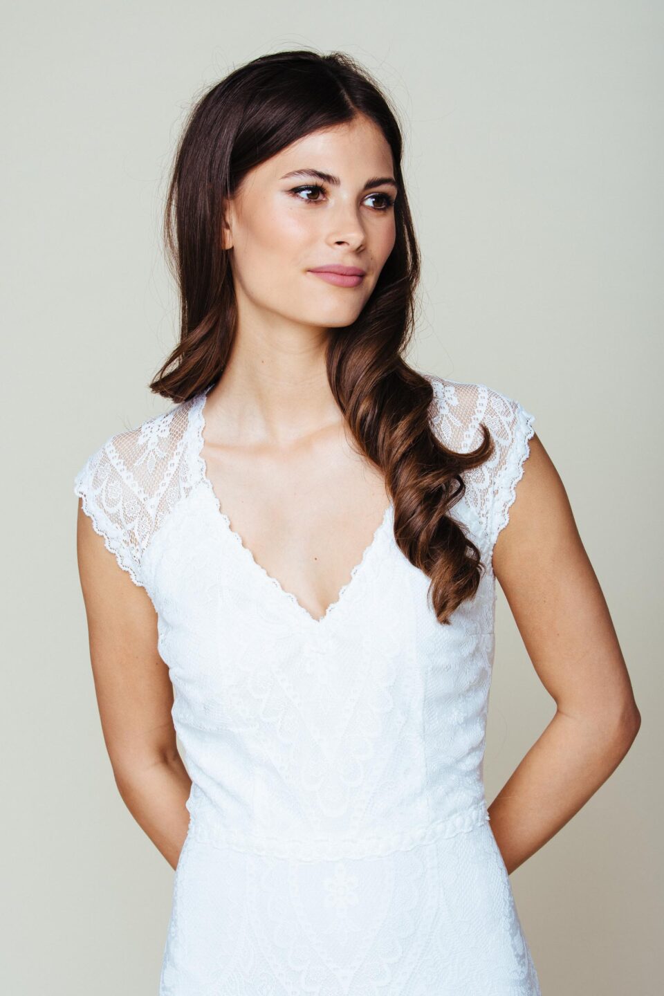 Vintage Brautkleid mit V-Ausschnitt