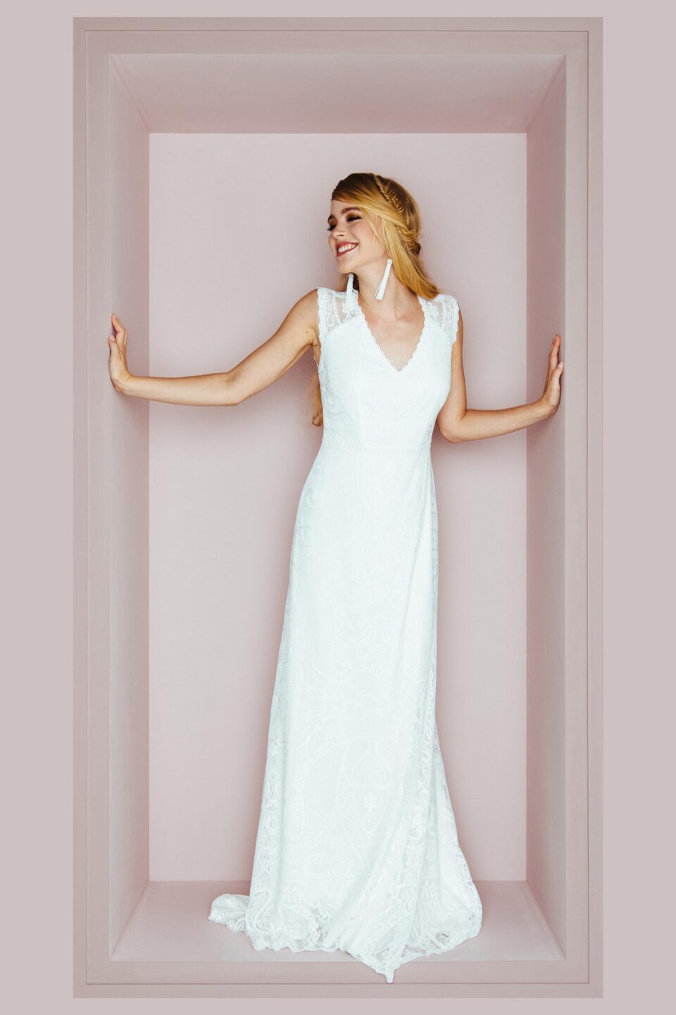 Vintage Brautkleid mit Trägern und v-Ausschnitt