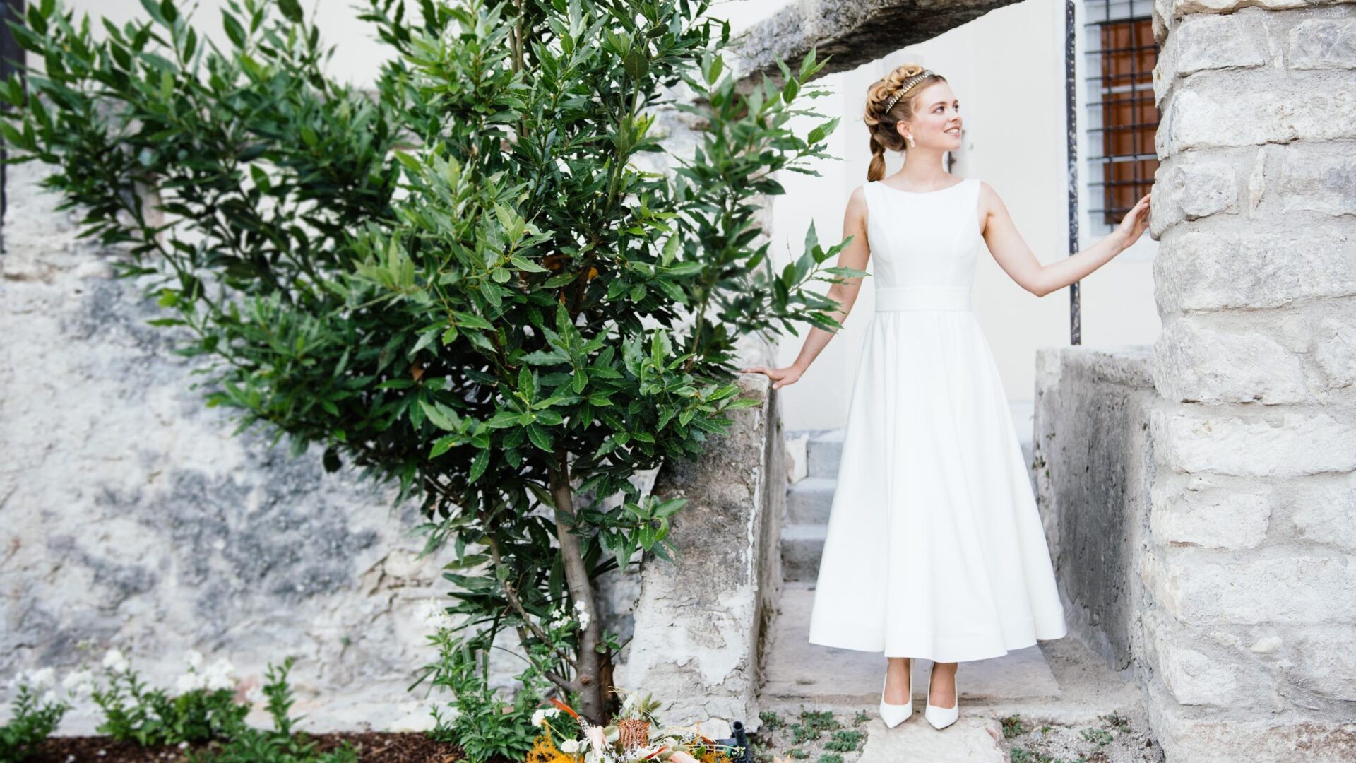 Knöchellanges Brautkleid mit 50er Jahre Flair