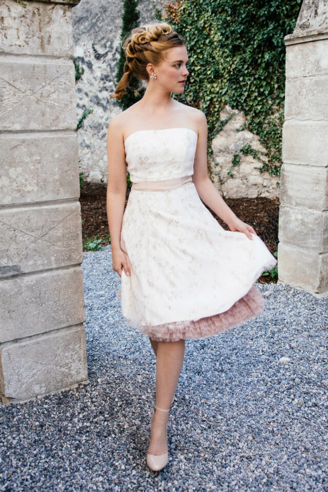 Brautkleid Rosa – süßes Petticoat Spitzenkleid in zartem Rosé – Becky