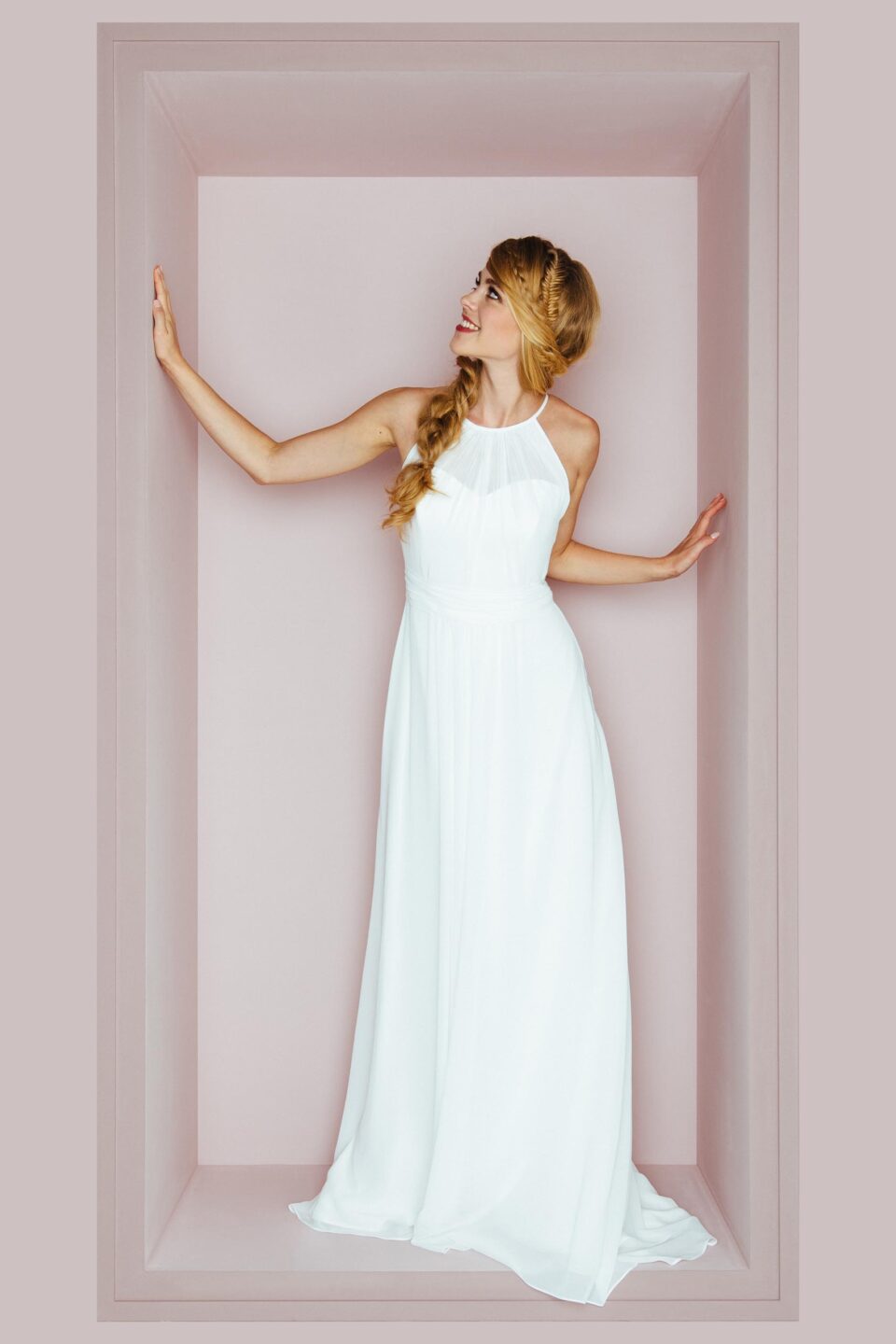 schlichtes Brautkleid mit amerikanischer Schulter