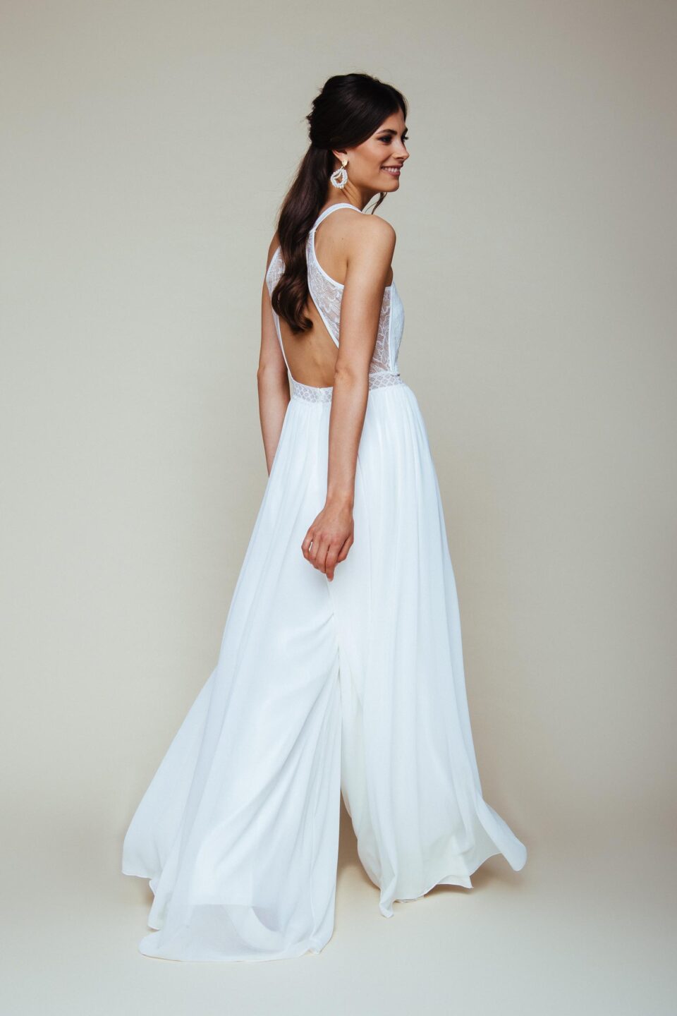 Rückenfreier Hochzeitsjumpsuit