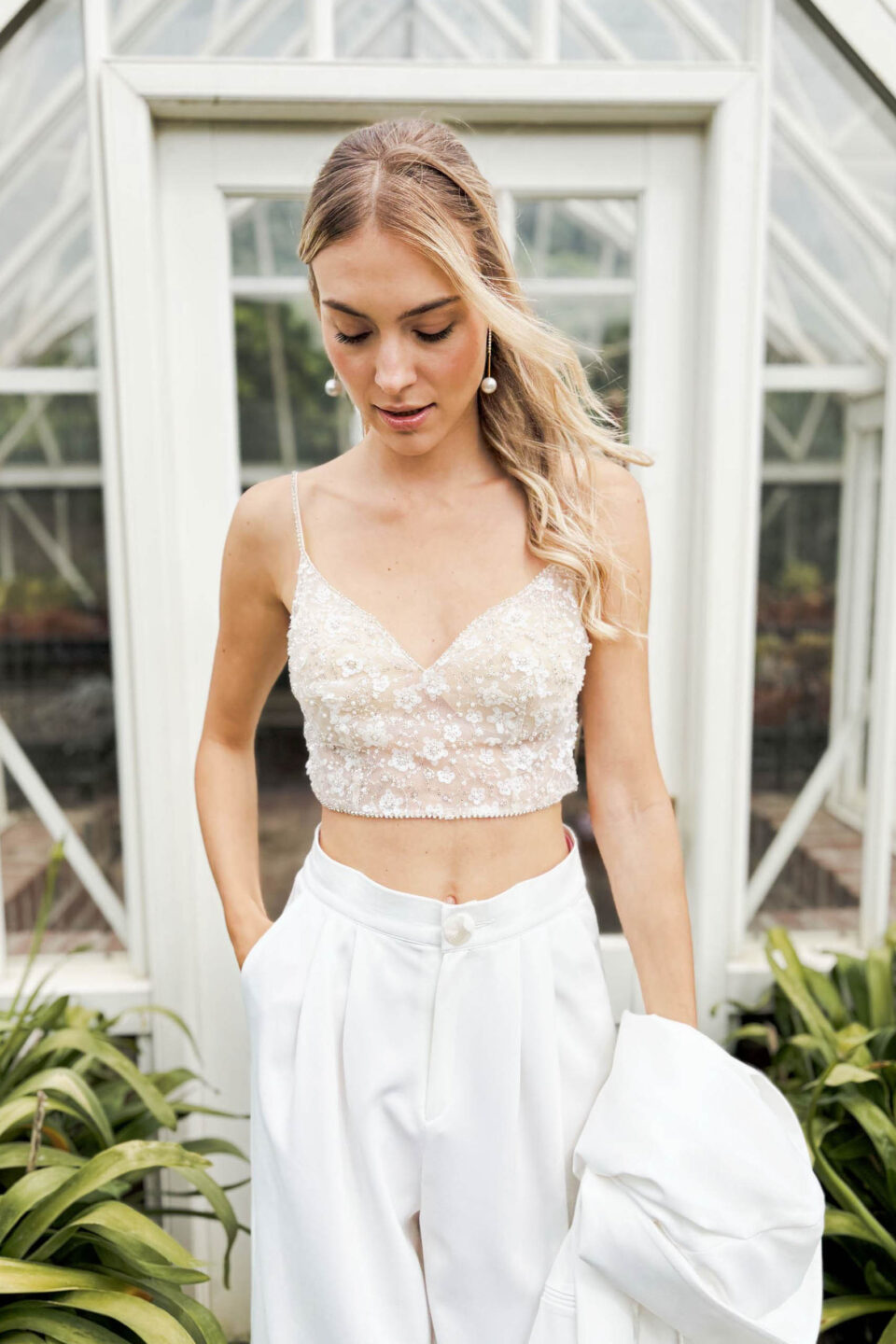 Brauthose mit bauchfreiem Glitzertop