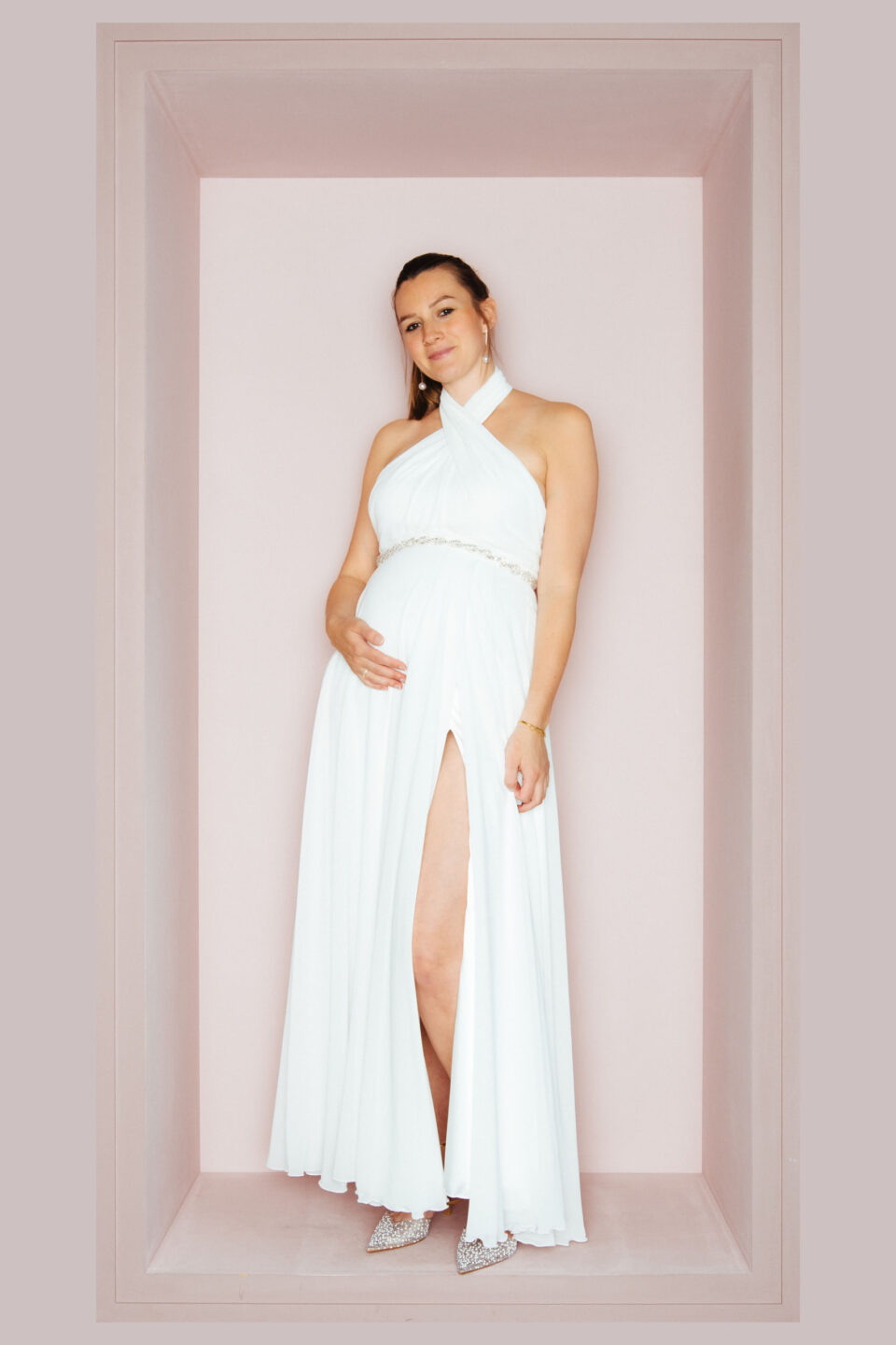 lea-schwanger-kasten Chiffon Brautkleid mit Schlitz an schwangerer Braut