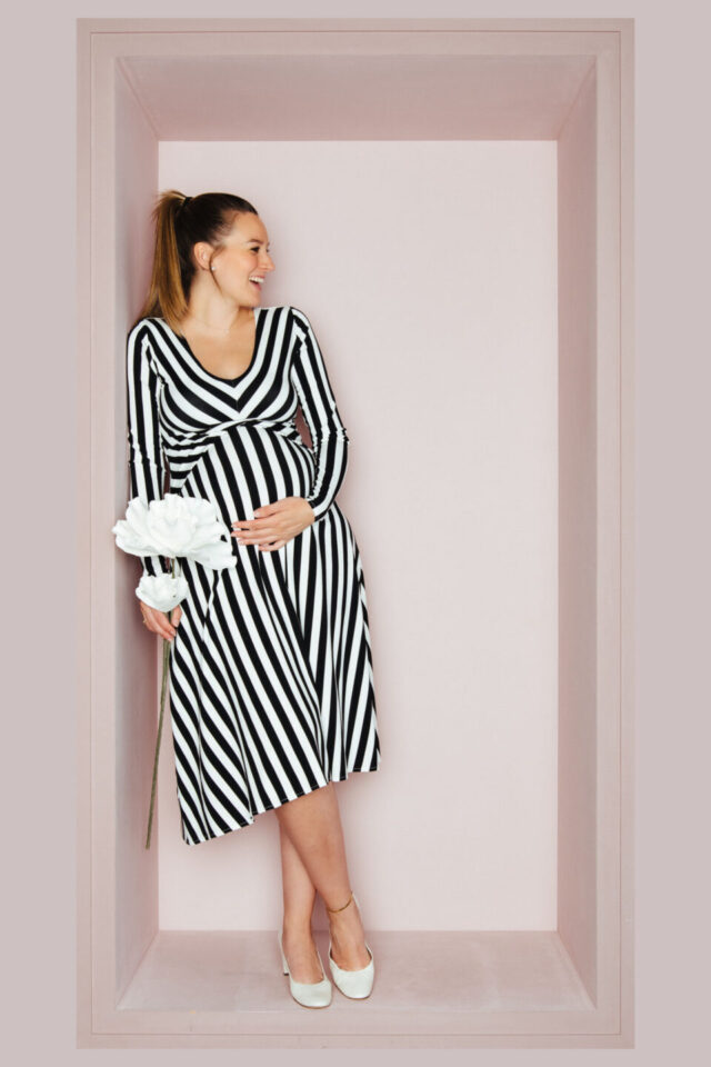 lea-schwanger-kasten gesteiftes Umstandsbrautkleid Schwatz-Weiß